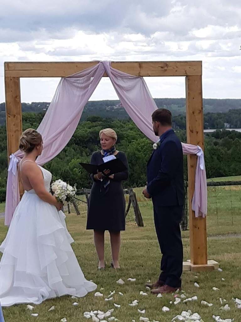 Port Hope and Cobourg Wedding Officiant for commitment ceremony, renewal of vows, marriage, elopement, handfasting