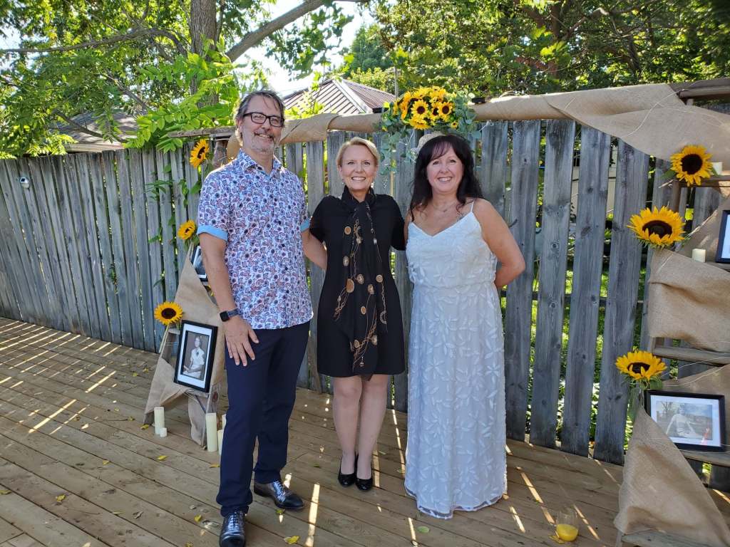 janice-jeff-august-5-2020-covid-mini-wedding-backyard-ceremony-officiant-planner-coodinator-micro-bowmanville-oshawa-cobourg-port-hope-peterborough-venue-florist