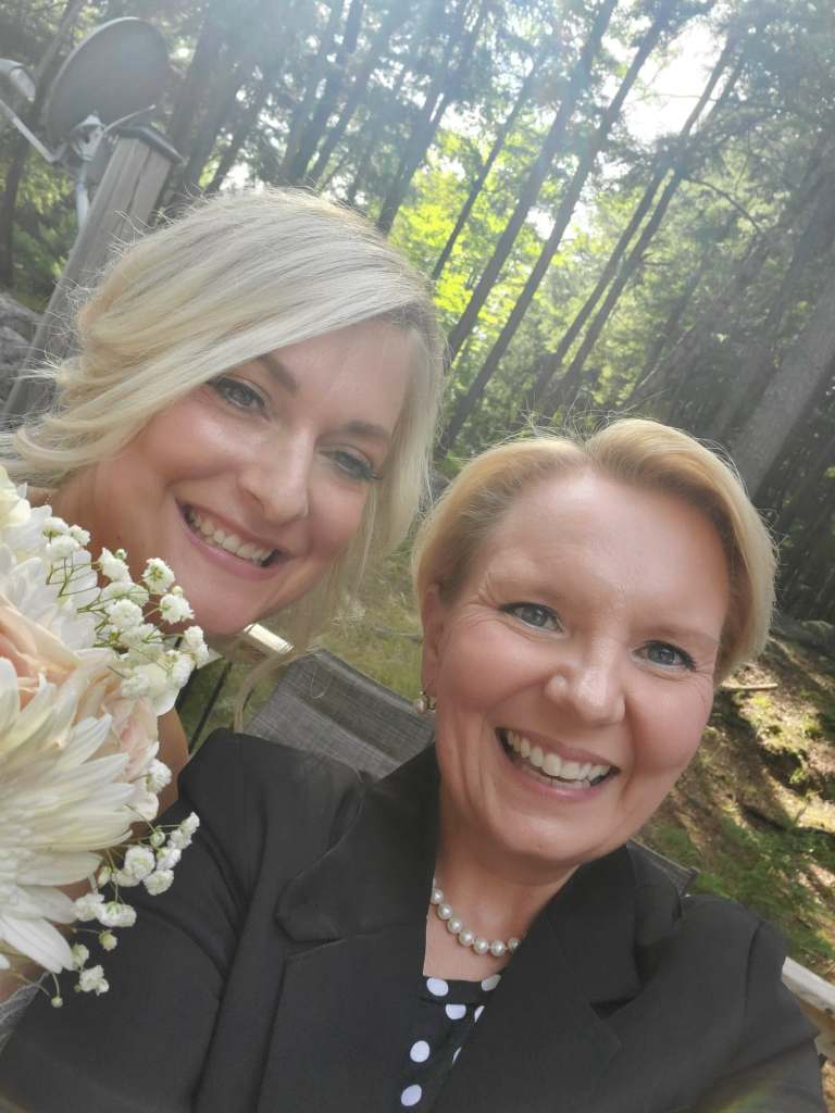 selfie-sarah-chad-wedding-2020-cottage-peterborough-apsley-covid-corona-postonement-kawartha-lakes-officiant-celebrant-northumberland-port-hope-cobourg-marriage