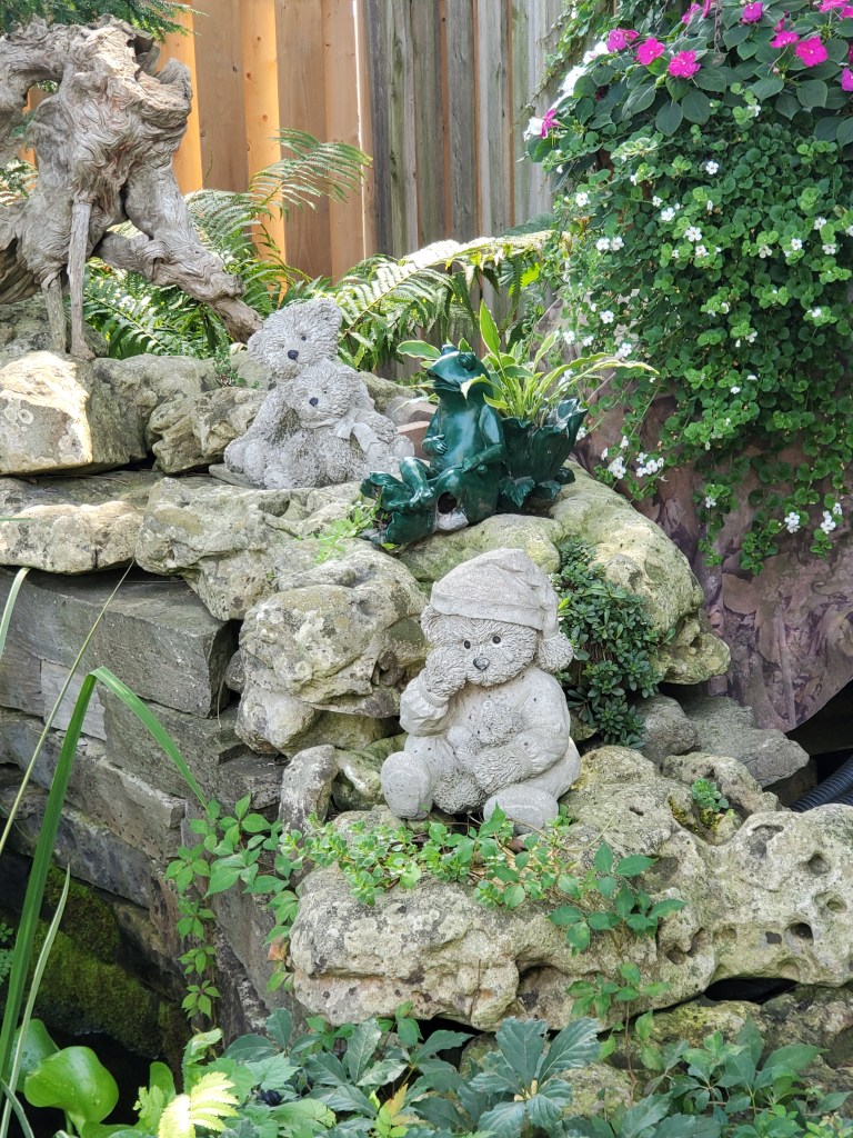 elopement-photographer-cake-baker-wedding-covid-mini-micro-wedding-backyard-ceremony-officiant-planner-coodinator-micro-bowmanville-oshawa-cobourg-farm-barn-backyard