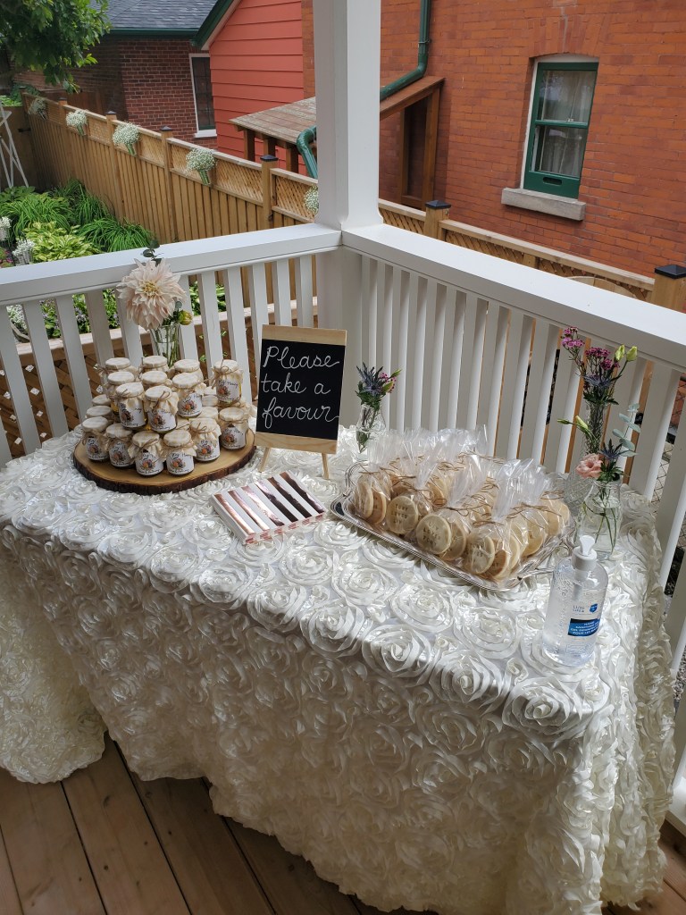 elopement-photographer-cake-baker-wedding-covid-mini-micro-wedding-backyard-ceremony-officiant-planner-coodinator-bowmanville-oshawa-cobourg/