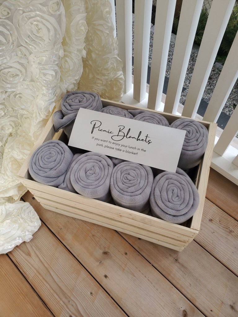 elopement-photographer-cake-baker-wedding-covid-mini-micro-wedding-backyard-ceremony-officiant-planner-coodinator-bowmanville-oshawa-cobourg/