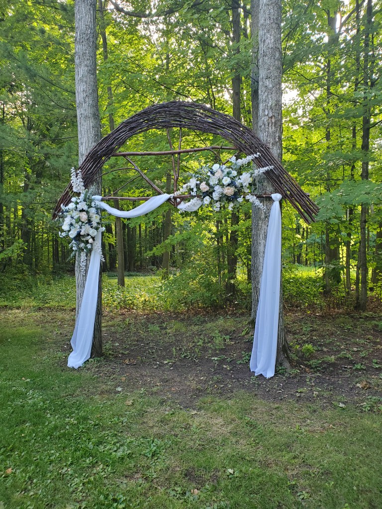 elopement-photographer-cake-baker-wedding-covid-mini-micro-wedding-backyard-ceremony-officiant-planner-coodinator-bowmanville-oshawa-cobourg