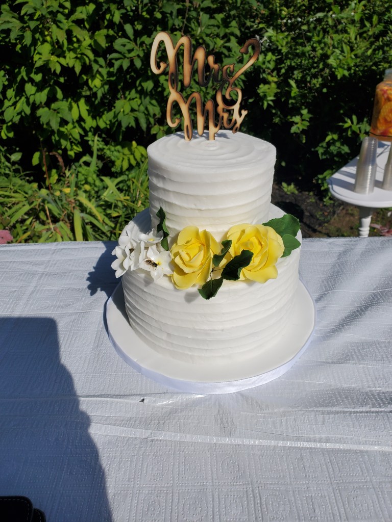 elopement-photographer-cake-baker-wedding-covid-mini-micro-wedding-backyard-ceremony-officiant-planner-coodinator-bowmanville-oshawa-cobourg/