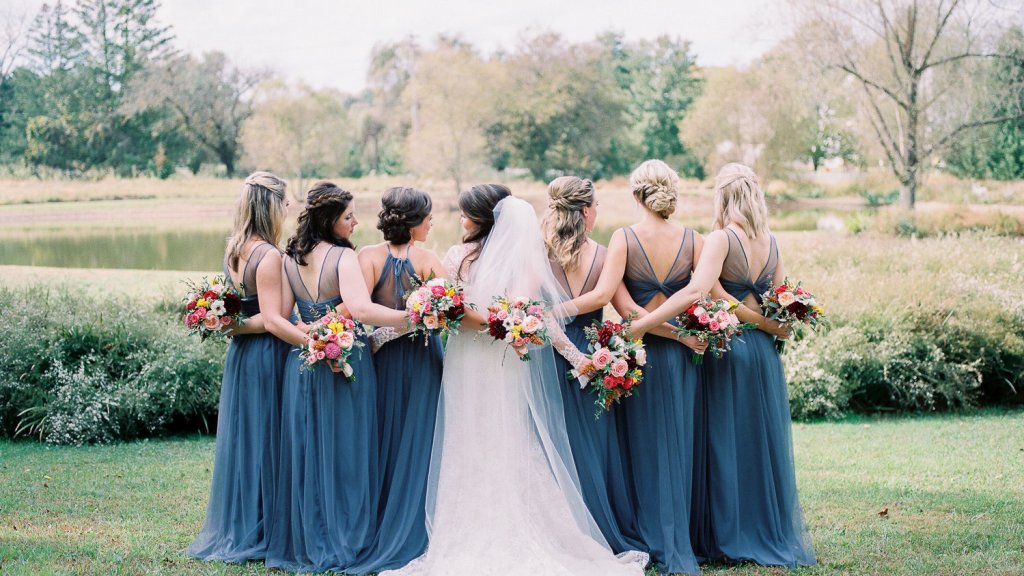 photos-with-your-bridesmaids-you-wont-want-to-miss-covid-mini-wedding-backyard-ceremony-officiant-planner-coodinator-micro-bowmanville-oshawa-cobourg-port-hope-peterborough-venue-florist-2020-2021