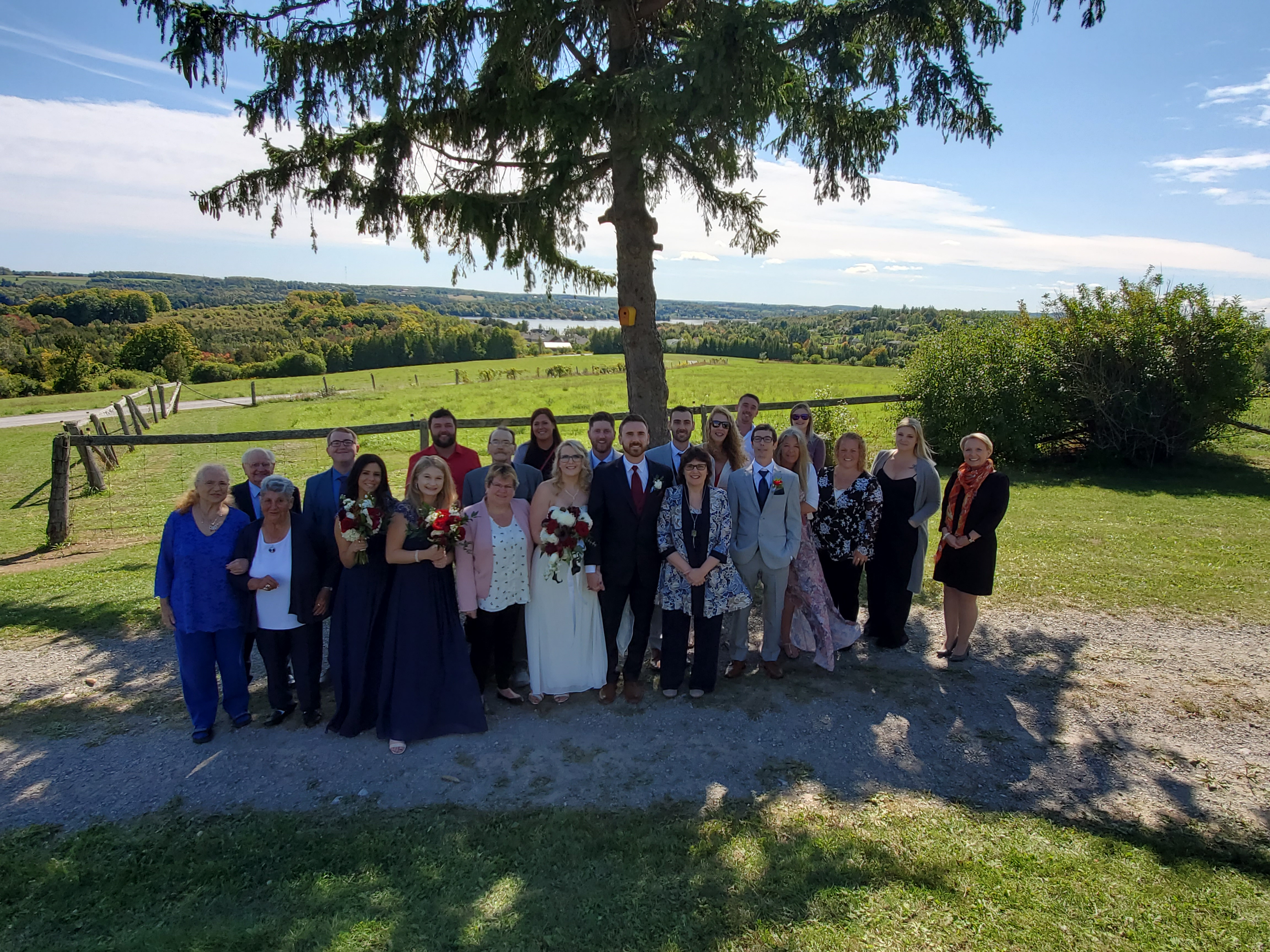 elopement-photographer-cake-baker-wedding-covid-mini-micro-wedding-backyard-ceremony-officiant-planner-coodinator-bowmanville-oshawa-cobourg-peterborough