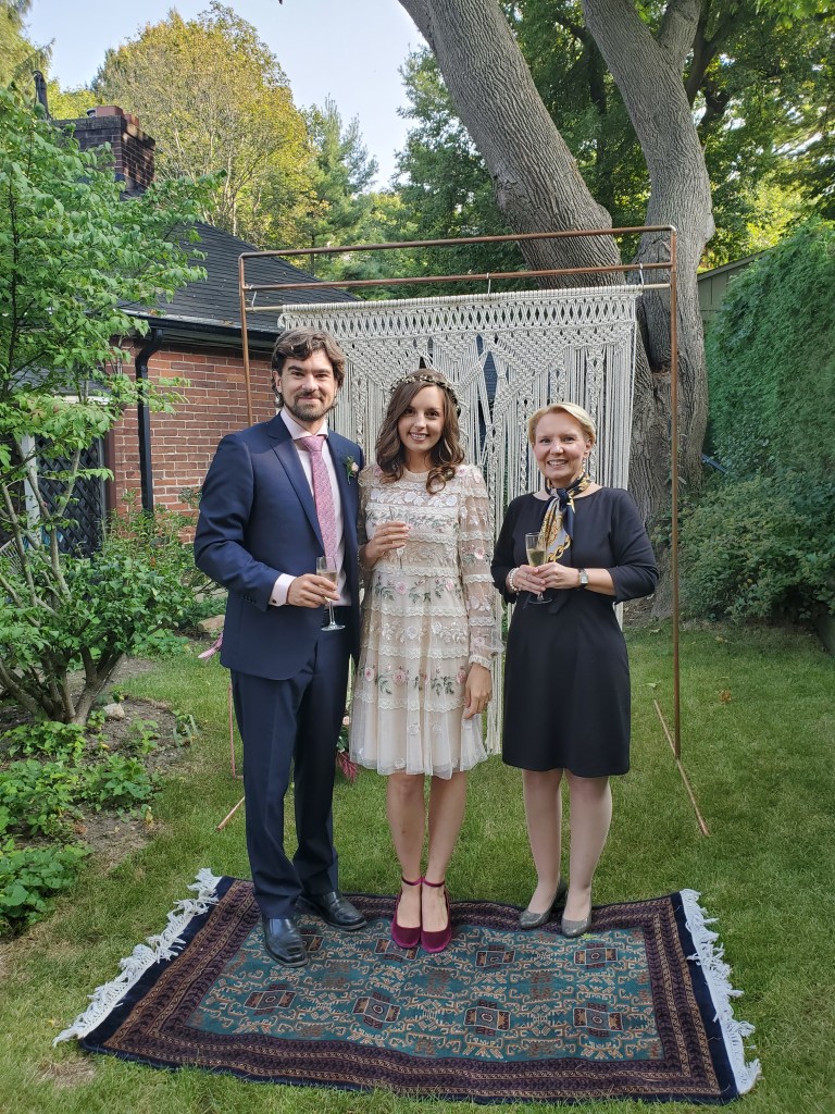 elopement-photographer-cake-baker-wedding-covid-mini-micro-wedding-backyard-ceremony-officiant-planner-coodinator-bowmanville-oshawa