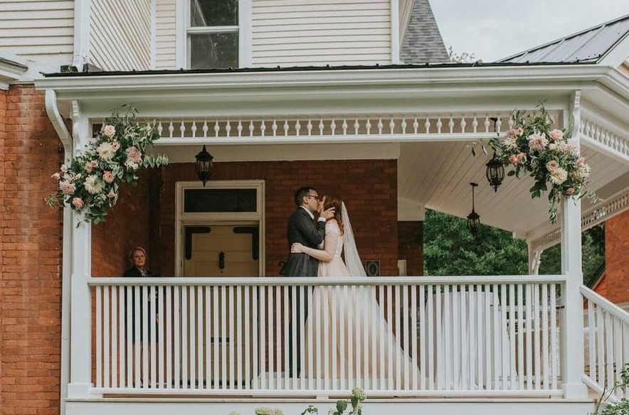 elopement-photographer-cake-baker-wedding-covid-mini-micro-wedding-backyard-ceremony-officiant-planner-coodinator-bowmanville-oshawa-cobourg/