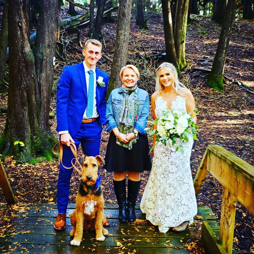 elopement-photographer-cake-baker-wedding-covid-mini-micro-wedding-backyard-ceremony-officiant-planner-coodinator-bowmanville-oshawa-cobourg/