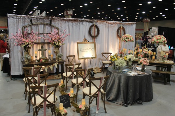 wedding-show-elopement-photographer-cake-baker-wedding-covid-mini-micro-wedding-backyard-ceremony-officiant-planner-coodinator-bowmanville-oshawa-cobourg/