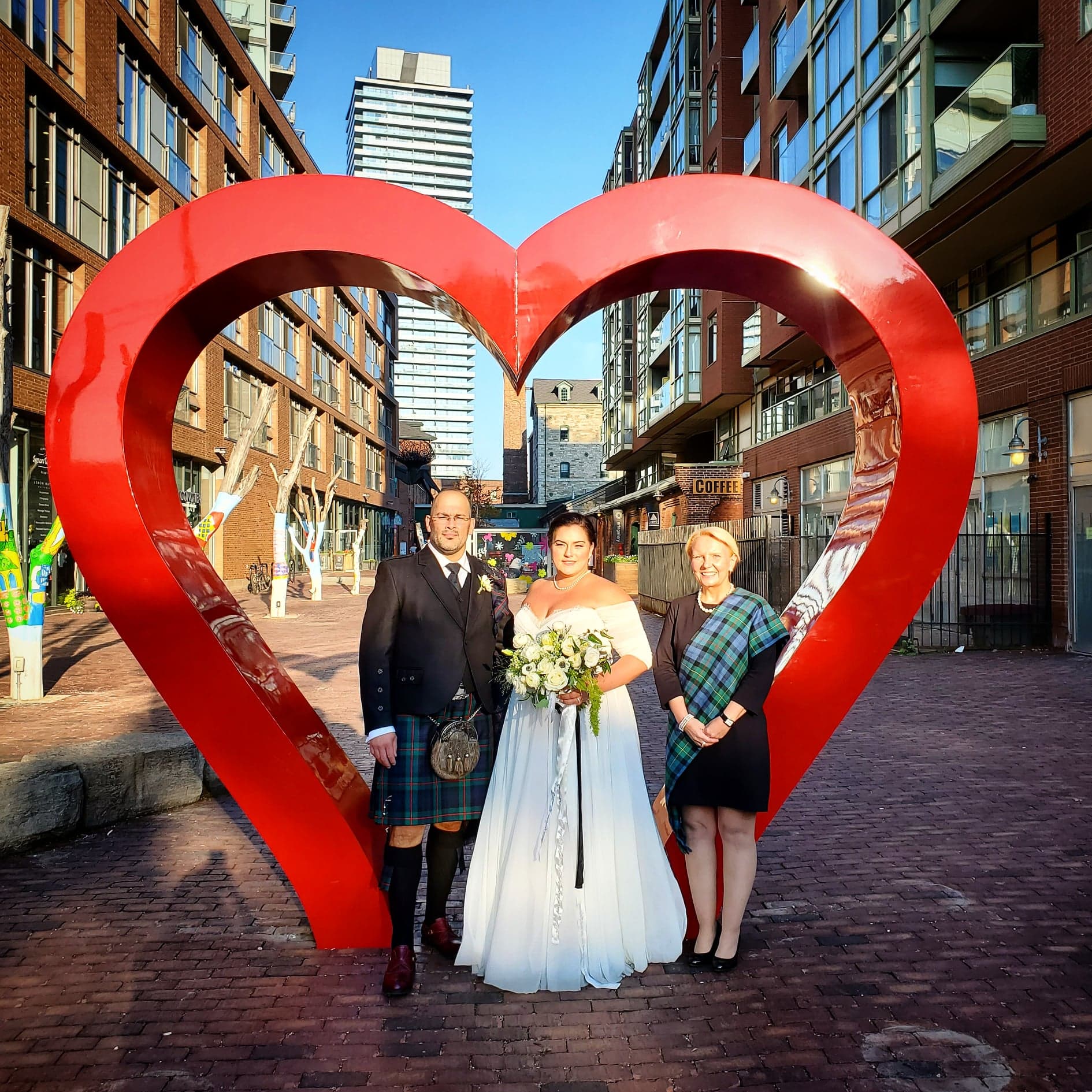 wedding-flowers-where-to-start-wedding-rehearsal-dinner-wedding-officiant-elopment-ceremony-elope-wedding-coach-planning-planner-coordinator-peterborough-durham-region/