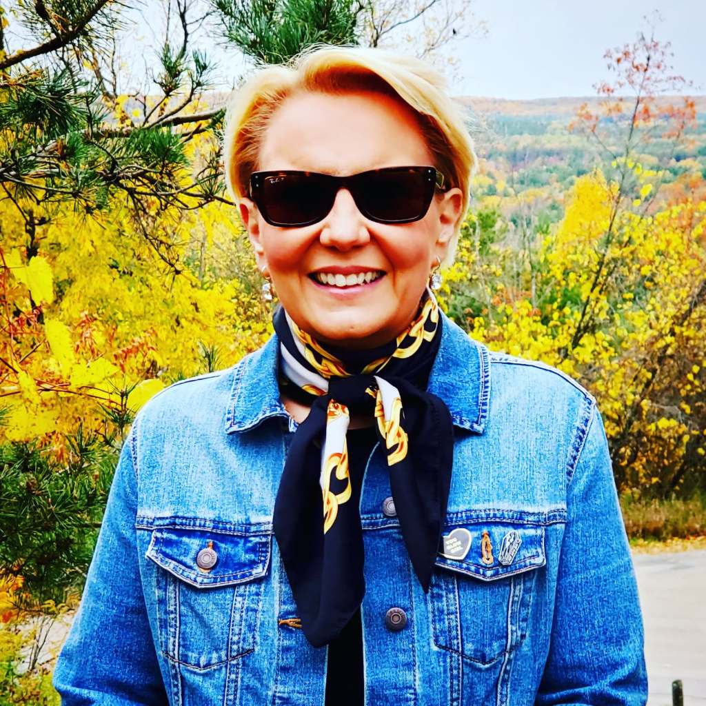 expert-tips-for-a-more-picture-perfect-wedding-videographer-wedding-rehearsal-dinner-wedding-officiant-elopment-ceremony-elope-wedding-coach-planning-planner-coordinator-peterborough-durham-region